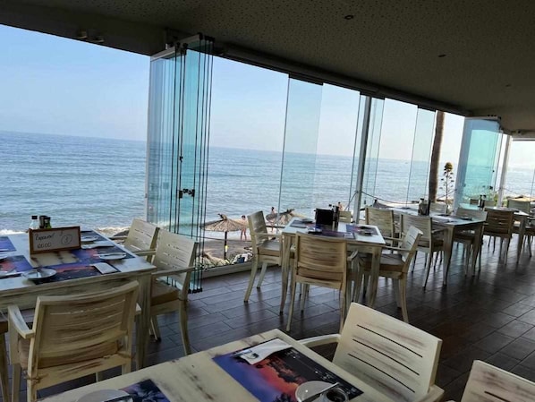 Dining - MI CAPRICHO, Beach Front Apartment P.14 3ºB (Mijas)