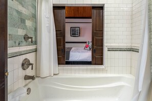 Duschwanne, Haartrockner