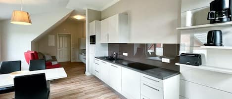 Fridge, microwave, dishwasher, coffee/tea maker