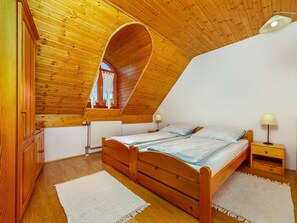 4 makuuhuonetta, ilmainen Wi-Fi, vuodevaatteet