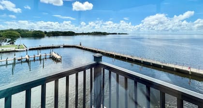 BEST location in Historic Downtown Edenton!