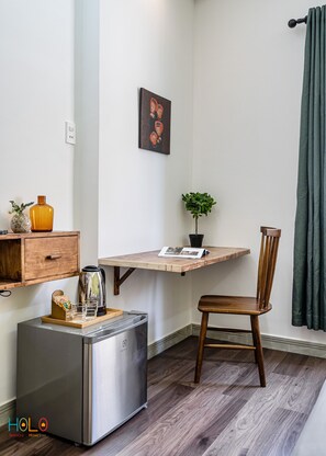 Individually furnished, iron/ironing board, free WiFi, bed sheets - HoLo Central Saigon - Serviced HomeStay (Ho Chi Minh City)