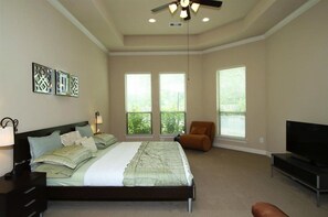 1 bedroom, WiFi - Master Suite in Spacious Home (Spring)