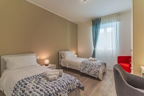 2 bedrooms, desk, iron/ironing board - CASA VERA  - Between history, sea, and comfort (Rapallo)