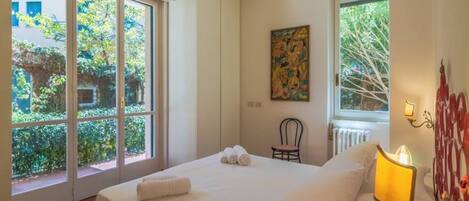 3 bedrooms, iron/ironing board