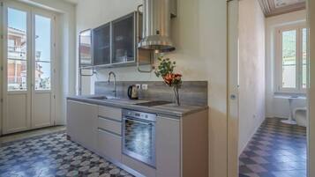 Kühlschrank, Mikrowelle, Geschirrspüler