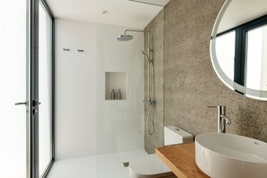Shower, hair dryer, towels - TABOIRE 5 by Buenavilla | Luxurious villa for an exclusive holiday (Yaiza)