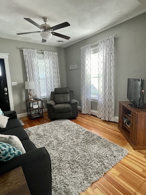 Smart-TV, DVD-spiller og filmbibliotek