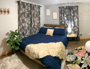 3 bedrooms, iron/ironing board, travel crib, free WiFi