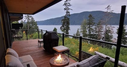 Halibut Hideaway - New Oceanfront cottage