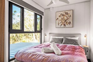 4 chambres, bureau, Wi-Fi gratuit, draps fournis