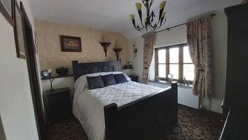 2 chambres, fer et planche Ă repasser, Wi-Fi, draps fournis