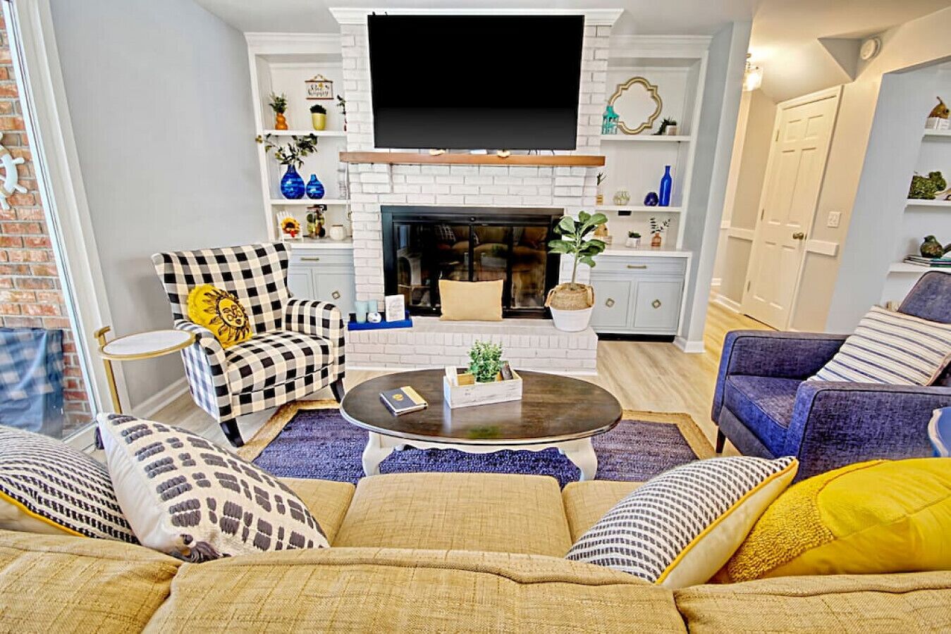 Télévision, cheminée, jeux vidéo, table de tennis de table