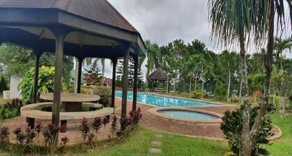 Charming Family Suite Near Popular Places