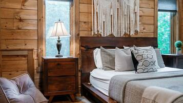 4 makuuhuonetta, silitysrauta/-lauta, ilmainen Wi-Fi, vuodevaatteet