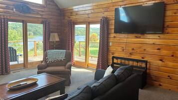 Smart TV, fireplace, DVD player, table tennis