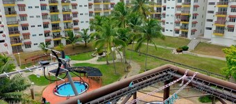 Homestay WaDi, Apartment With Pool Near Beach