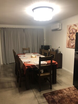 Dining room - Almost Heaven (New Plymouth)