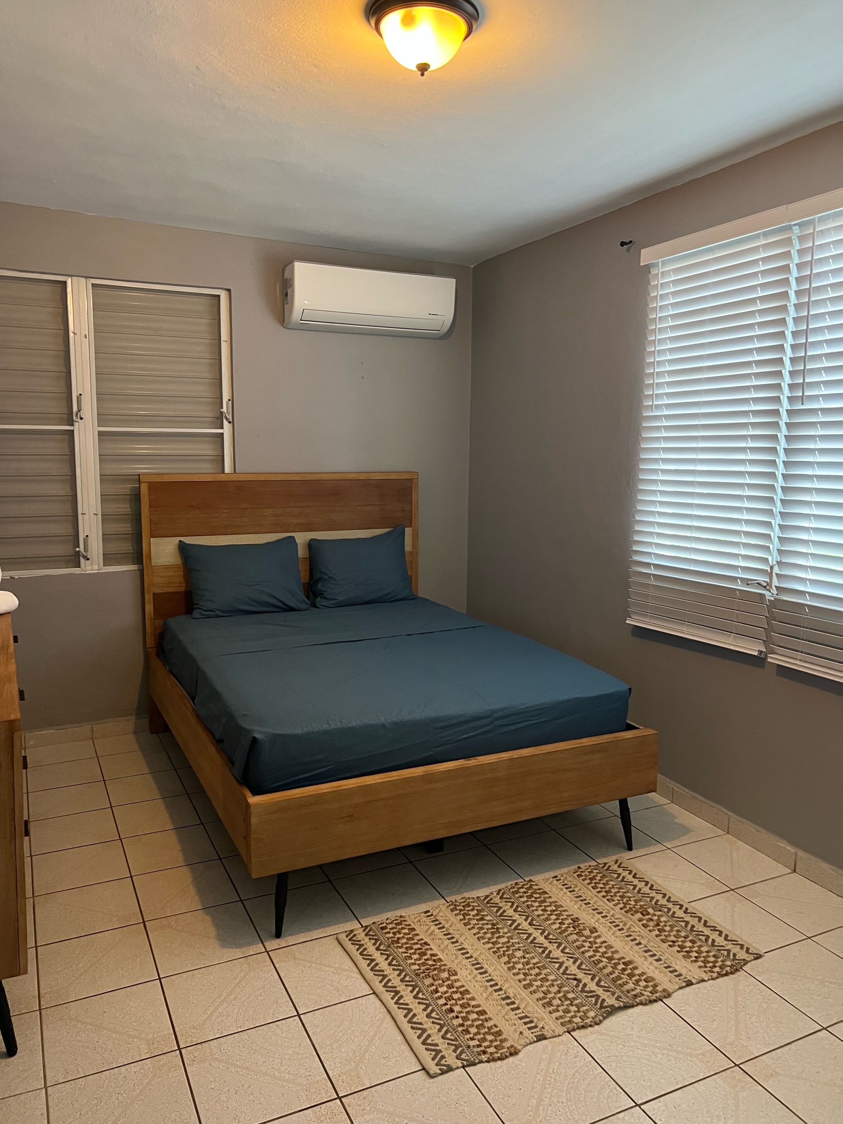 3 habitaciones, tabla de planchar con plancha y wifi gratis 