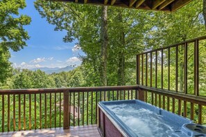 Outdoor spa tub - Romantic 1BD+LOFT with VIEWS! Sauna +HOT TUB +Pool (Gatlinburg)