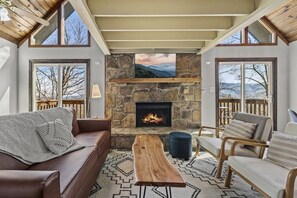 TV, fireplace - Romantic 1BD+LOFT with VIEWS! Sauna +HOT TUB +Pool (Gatlinburg)