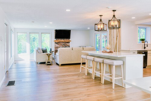 Winter Escape Near Skiing—Fireplace & Game Room