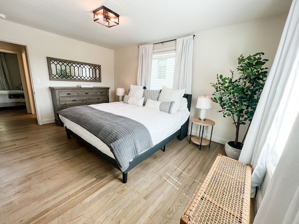 2 chambres, fer et planche à repasser, Wi-Fi gratuit, draps fournis