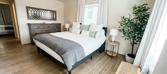 2 BR Townhome in downtown Homewood next to SOHO