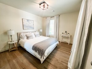 2 habitaciones, tabla de planchar con plancha y wifi gratis 