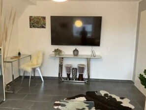 Interior - Bohemian Bliss 2Br private space - Go Offline (Kerpen)