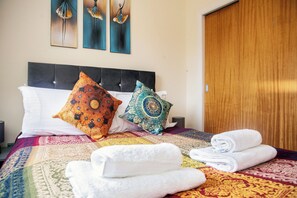 2 bedrooms, iron/ironing board, WiFi, bed sheets
