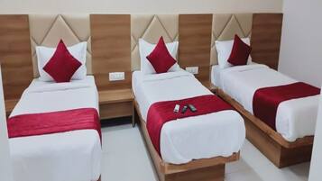 Deluxe Triple Room | Free WiFi, bed sheets