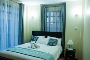 4 Schlafzimmer, Bügeleisen/Bügelbrett, kostenloses WLAN, Bettwäsche