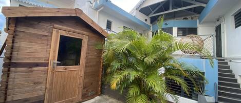 تفاصيل الفندق من الخارج