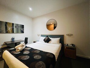 1 室のベッドルーム、アイロン / アイロン台、WiFi (無料)、ベッドシーツ