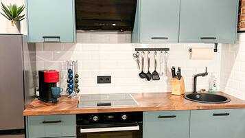 Kühlschrank, Ofen, Herdplatte, Geschirrspüler