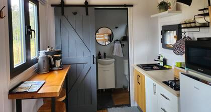 Tribunk + 1Bath Tiny Home in Mountains "Bluebird"