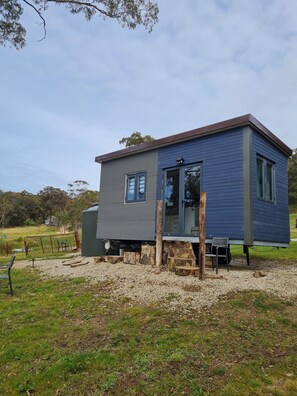 Exterior - Tribunk + 1Bath Tiny Home in Mountains "Bluebird" (Hartley)