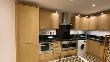 Comfort Apartment, Ensuite (2 bed in Vauxhall) | Shared kitchen