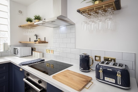 Apartment, Private Bathroom (Blueberries 1) | Shared kitchen