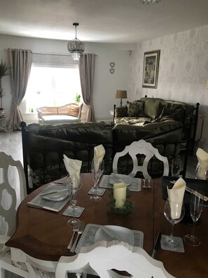 Dining - The Old Clock Tower, Central Skipton Luxury Apartment (Skipton)
