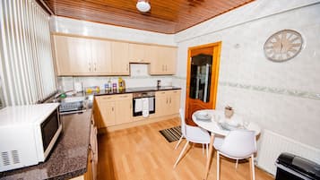 House, Shared Bathroom, Garden View | Shared kitchen