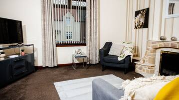 House, Shared Bathroom, Garden View | Lounge