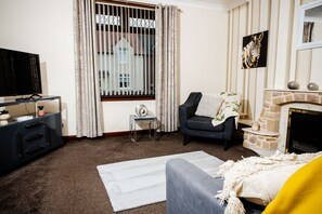 House, Shared Bathroom, Garden View | Lounge