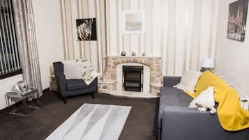 House, Shared Bathroom, Garden View | Lounge