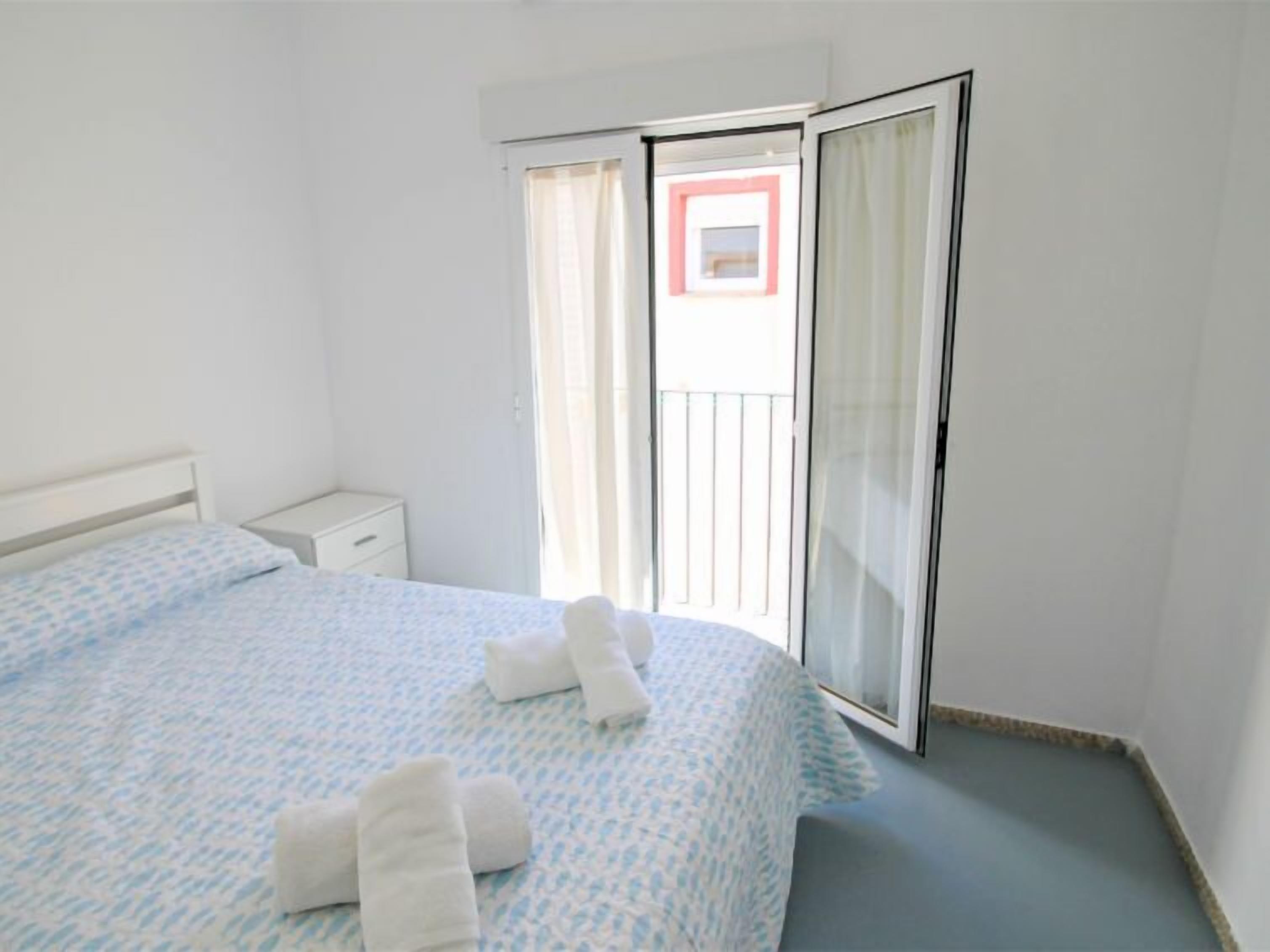4 chambres, bureau, fer et planche à repasser, Internet gratuit