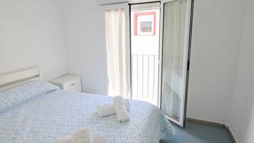 4 chambres, bureau, fer et planche à repasser, Internet gratuit