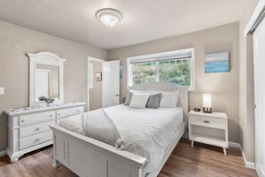 3 bedrooms, iron/ironing board, travel crib, free WiFi
