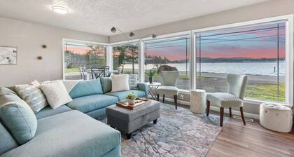 Waterviews, Gameroom, close to DT, & Ferries!