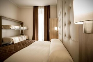 Superior Quadruple Room - RIVA SUPERIOR (Genoa)